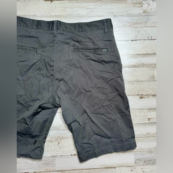 Volcom Shorts Men's Size 32 Gray Flat Front Cotton Blend - Picture 8 of 9